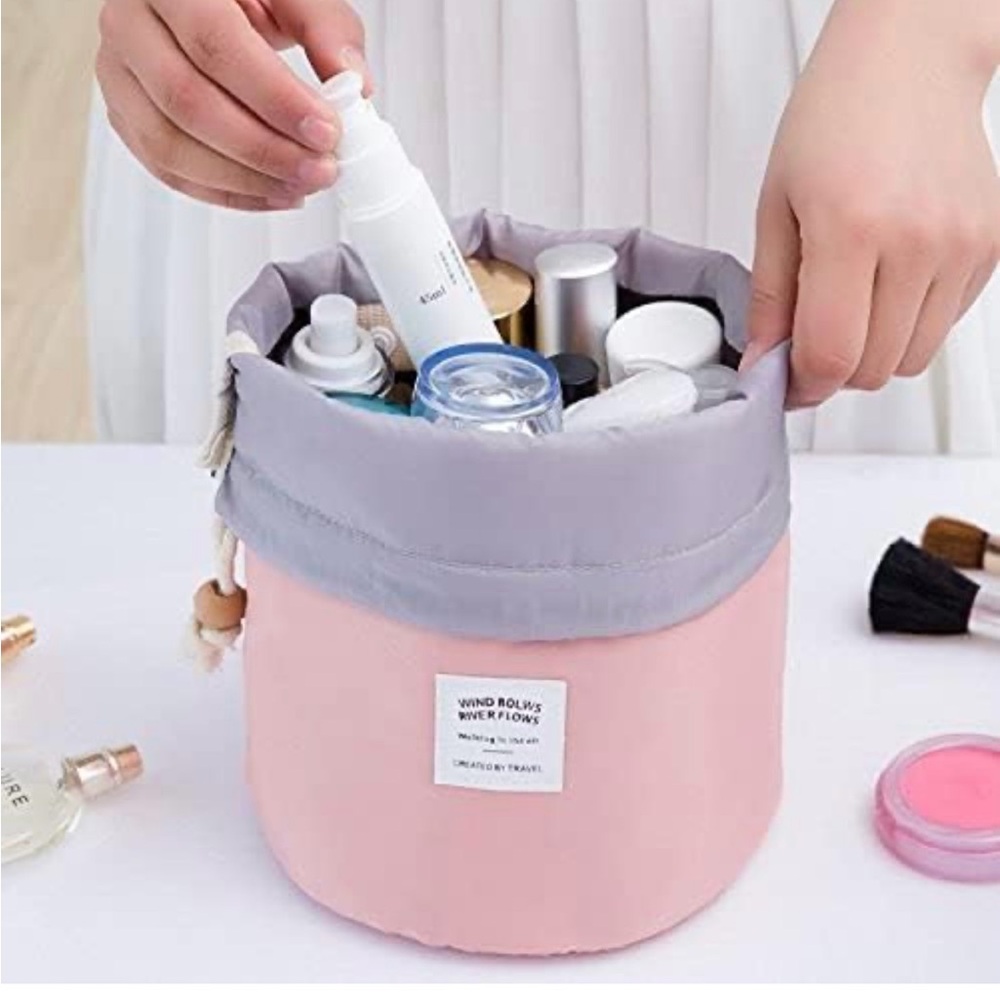 BRAND NEW WITH TAGS! Pink and Gray Women's drawstring travel cosmetics pouch.